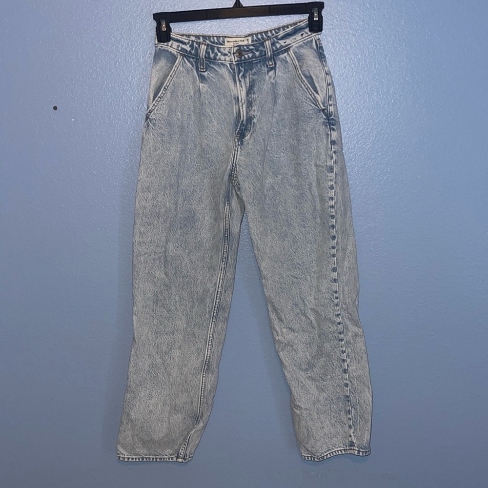 Abercrombie & Fitch The Loose High Rise Curvy Love jeans - size 25/0. L